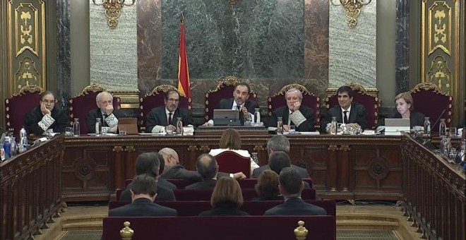 26/02/2019.- Imagen de la señal institucional del Tribunal Supremo durante la declaración de la expresidenta del Parlament Carme Forcadell este martes en el juicio del 'procés'. EFE/Tribunal Supremo