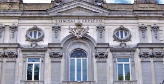 Entrada principal del Tribunal Supremo, Madrid.