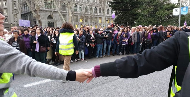 Mujeres en la manifestación feminista del 8M en Madrid. / FERMÍN GRODIRA