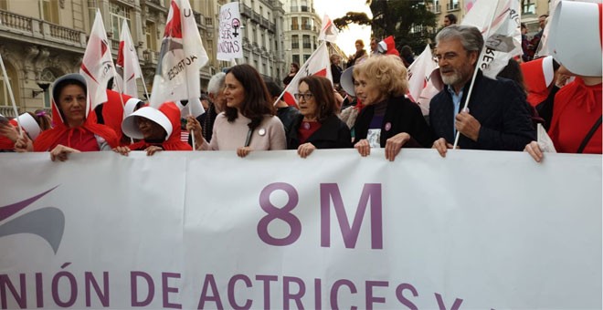 Las actrices se suman a la manifestación feminista de Madrid. / FERMÍN GRODIRA