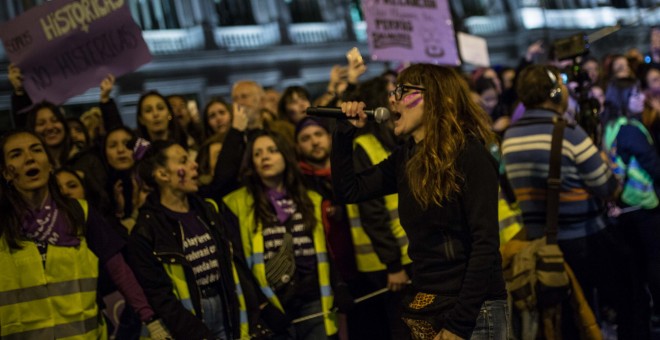 La manifestación del 8-M a su paso por la calle Alcalá de Madrid.- JAIRO VARGAS