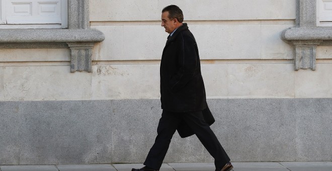 11/03/2019.- El comisario de los Mossos Manel Castellví a su llegada este lunes al Tribunal Supremo de Madrid para testificar en una sesión que inaugura la quinta semana del juicio a la cúpula del 'procés' . EFE/J.P. Gandúl