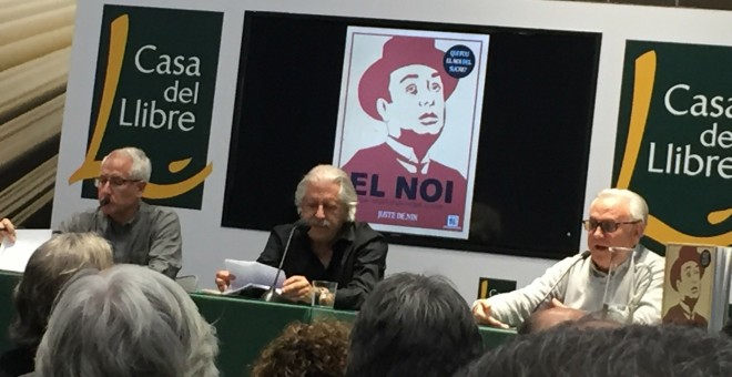 El novel·lista Juste de Nin, acompanyat per l'escriptor i estudiós del moviment anarquista Ferran Aisa i el sociòleg i president de la Fundació Andreu Nin-Madrid, Enrique del Olmo. Jordi Sans