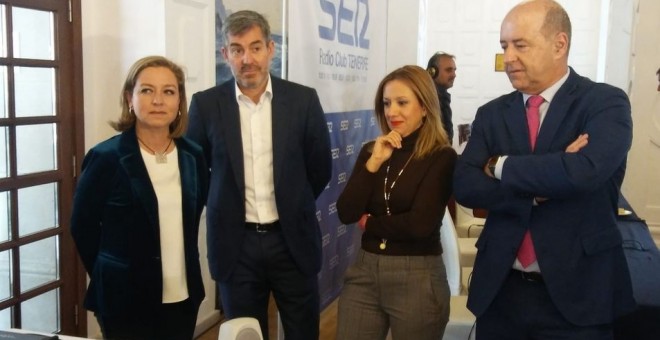 El presidente de Canarias, Fernando Clavijo, con la diputada del Congreso Ana Oramas, la consejera de Hacienda, Rosa Dávila y el consejero de Economía, Pedro Ortega. E.P.