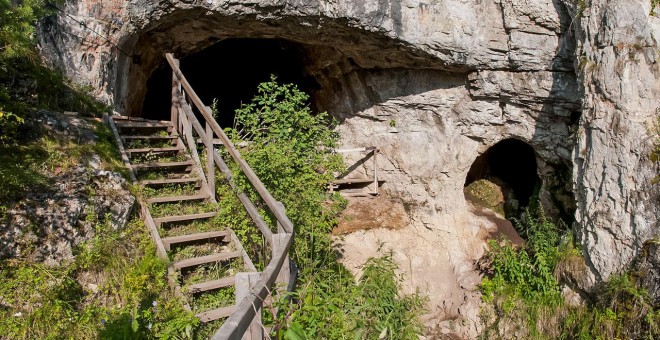 Entrada a la cueva de Denísova, en la región de Altai (Siberia)./ MAX PLANCK INSTITUTE FOR EVOLUTIONARY ANTHROPOLOGY