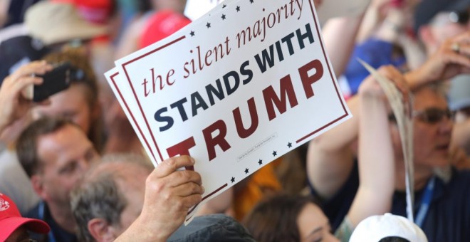 Seguidores de Donald Trump, en un acto político del presidente de EEUU. REUTERS/Lane Hickenbottom