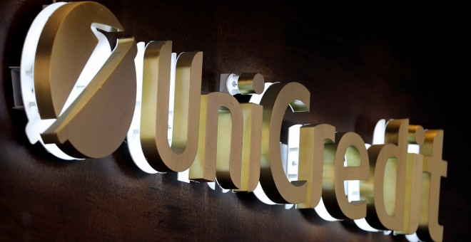 El logo del banco italiano Unicredit, en Siena. REUTERS/Stefano Rellandini