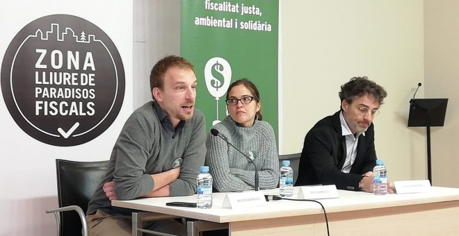 Xavier Casanovas, Cécile Barbeito i Xavier Martínez, durant la roda de premsa de Fiscalitat Justa. UGT Catalunya