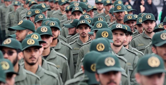 Fotografía de archivo que muestra a decenas de efectivos de la Guardia Revolucionaria iraní./EFE