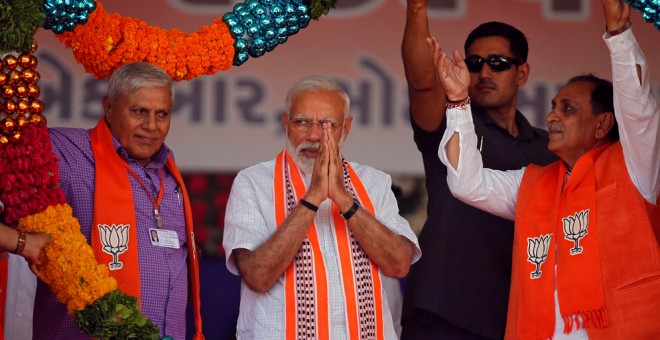 El primer ministro de la India, Narendra Modi, en un mitin de la campaña electoral en Junagadh, Gujarat, India. REUTERS / Amit Dave