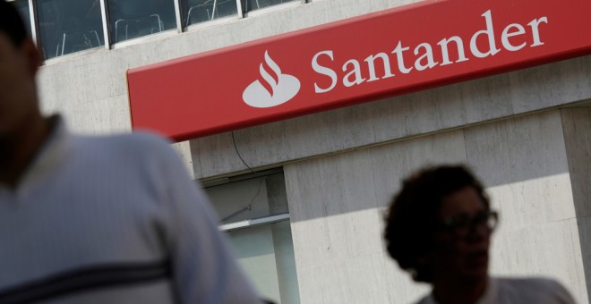 Una oficina del Banco Santander en la ciudad mexicana de Monterrey. REUTERS/Daniel Becerril