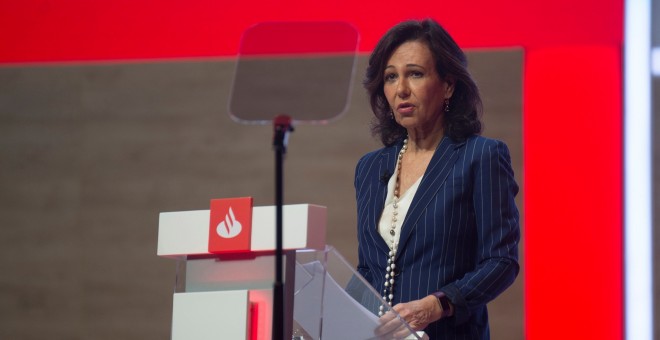 La presidenta del Banco Santander, Ana Botín, durante la junta general de accionistas del Banco Santander. EFE/Pedro Puente Hoyos