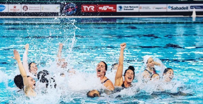 Las jugadoras al ganar el campeonato / Twitter: @CN_Sabadell