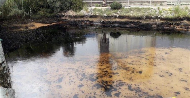 La Confederación Hidrográfica del Segura (CHS) ha detectado a lo largo de este sábado un posible vertido de hidrocarburos en el polígono industrial del Valle de Escombreras, en Cartagena.