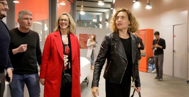 La candidata del PSC per Barcelona, Meritxell Batet, a la seu del partit de Barcelona durant la nit electoral del 28 d'abril. EFE/Susanna Sáez