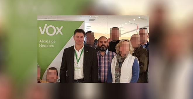 Jorge Bonito Vera (d), junto al candidato de Vox a la Alcaldía de Alcalá de Henares. TWITTER VOX ALCALÁ DE HENARES