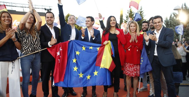 Miembros de Ciudadanos durante un acto de campaña.- EP