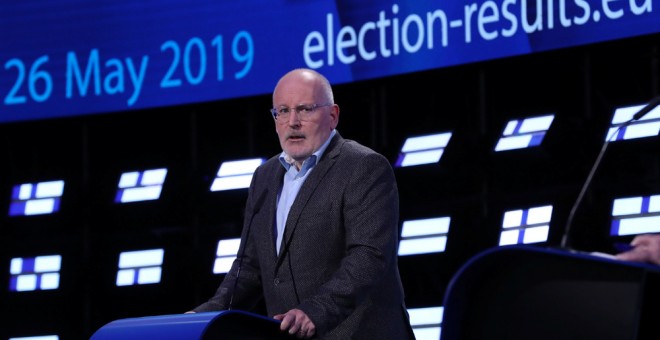 El candidato de los socialistas europeos, Frans Timmermans, valora los resultados electorales en el Parlamento Europeo (Bruselas). /EFE