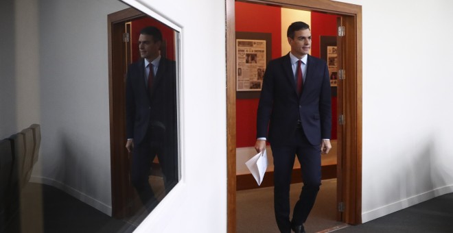 El presidente del Gobierno, Pedro Sánchez, en la sala de ruedas de prensa del Palacio de la Moncloa, para realizar una declaración sobre Gibraltar. REUTERS/Susana Vera