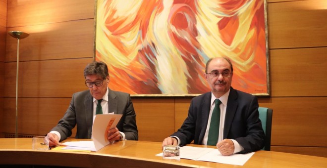El secretario general del PSOE-Aragón, Javier Lambán, y el presidente del Partido Aragonés (PAR), Arturo Aliaga. /EUROPA PRESS