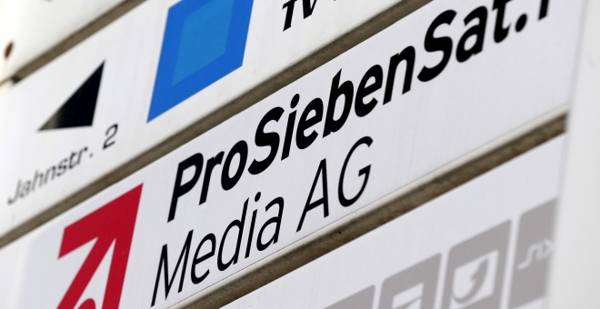 El logo de ProSiebenSat.1 Media, la mayuor cadena de televisión de Alemania, cerca de su seden en Munich. REUTERS/Michaela Rehle