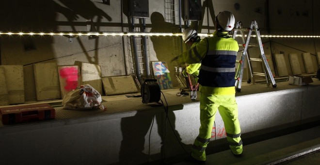 Trabajadores en un túnel. E.P.