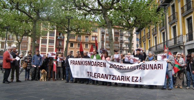 Foto de archivo de una concentración realizada por la Plataforma Vasca contra los Crímenes del Franquismo. D.A.