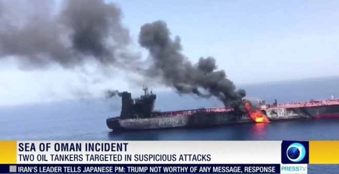 Uno de los dos petroleros atacados en el Estrecho de Ormuz. (REUTERS)