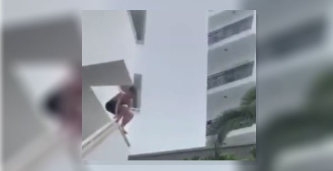 Fotograma del vídeo del joven haciendo 'balconing'. DIARIO DE MALLORCA
