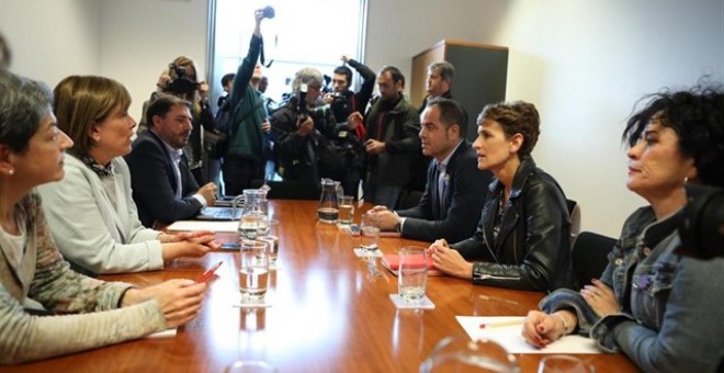 La candidata socialista a la Presidencia de Navarra, María Chivite, se reúne con representantes de Geroa Bai. EUROPA PRESS/David Domench