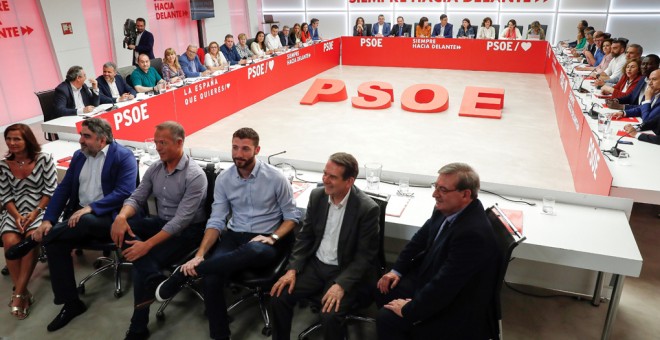 Vista general de la reunión de la Ejecutiva Federal del PSOE, presidida el secretario general Pedro Sánchez, en Ferraz. EFE/Emilio Naranjo