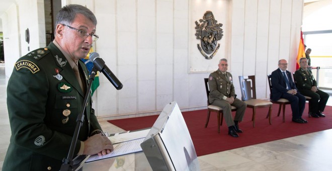 El general Edson Leal, durante la visita realizada por Francisco Javier Varela Salas, Jefe del Ejército de Tierra español. WEB EJÉRCITO DE BRASIL