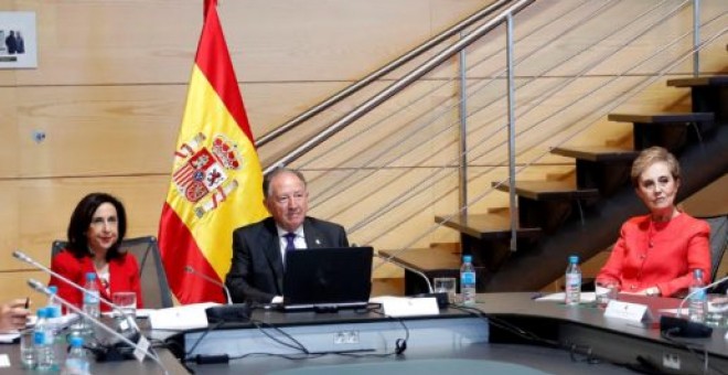 La ministra de Defensa, Margarita Robles, junto a Sanz Roldán y Paz Esteban, en una imagen de archivo. / EFE