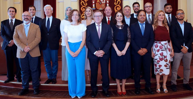 El presidente de Melilla, Eduardo de Castro (Ciudadanos), junto a su equipo de Gobierno. / EFE