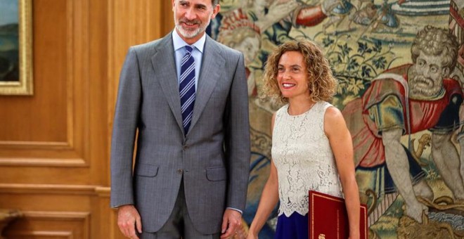 El rey Felipe VI durante la recepción a la presidenta del Congreso, Meritxell Batet, tras la investidura fallida de Pedro Sánchez como presidente del Gobierno. /EFE