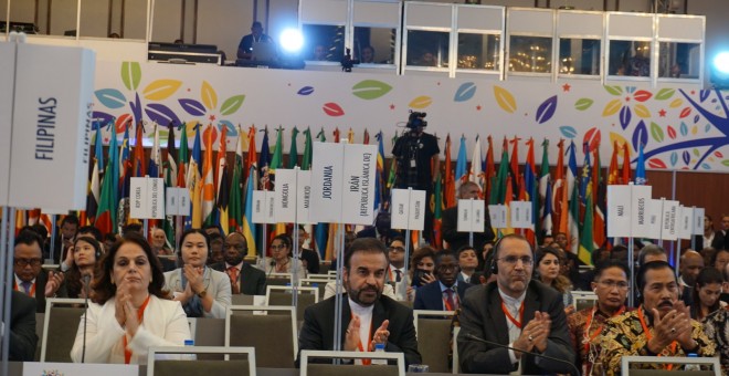 Delegaciones de los países no alineados, en la reunión ministerial del buró de coordinación del MNOAL. Efraín-González/ Prensa presidencial.