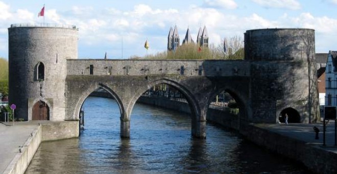 El Puente de los Agujeros de  Tournai (Bélgica) antes del derribo. / WIKIMEDIA
