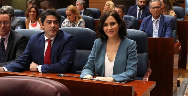 David Pérez e Isabel Díaz Ayuso, hace unos días en la Asamblea de Madrid. EFE/ JJ Guillén