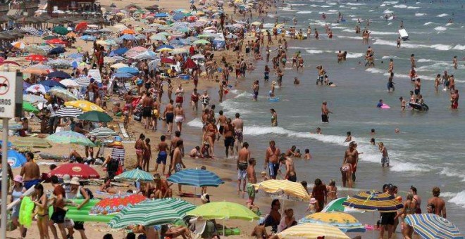 La playa de La Mata, en Torrevieja, en una fotografía de archivo. EFE