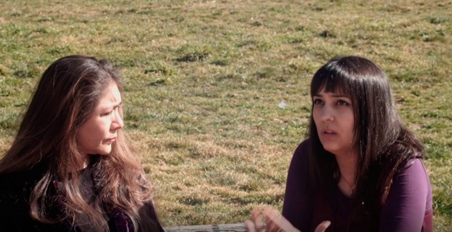 Las activistas Pato Díez y Lorena Yusta, en un momento de la película