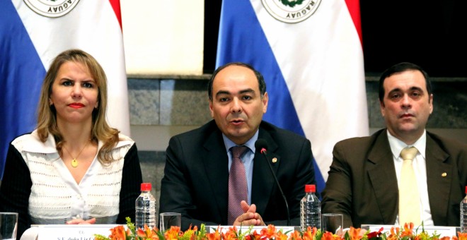 27/08/2019.- La ministra de Comercio, Liz Cramer, Antonio Rivas, ministro de Exteriores de Paraguay, y el viceministro de Asuntos Exteriores, Juan Delgadillo. EFE/ Carlos Villar Ortiga