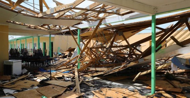 Un edificio completamente destrozado por el paso del huracán Dorian en Bahamas. /EFE