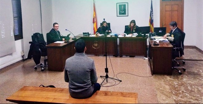 Coco Campaner durante su declaración en el juicio tras el que fue condenado por quebrantar la medida cautelar que le prohíbe difundir datos personales del Testigo Protegido 29. | EUROPA PRESS