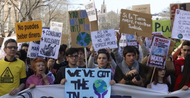 Manifestantes en la huelga del clima, celebrada el 15 de marzo, en Madrid.  BEATRIZ RINCÓN.