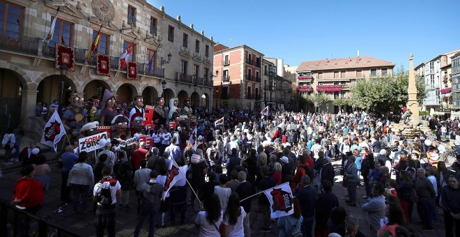 Imagen de este viernes de la plaza Mayor de Soria durante el paro convocado. / EFE