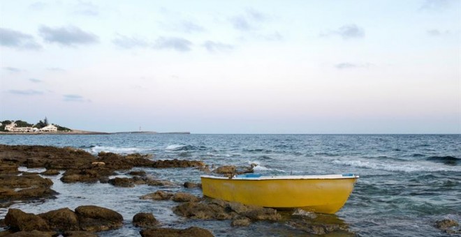 Patera encontrada en la costa de Sant Lluis (Baleares). EFE/Archivo