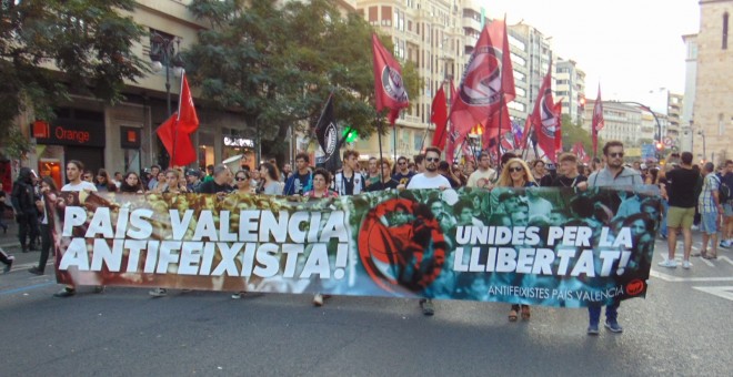 Bloc antifeixista a la manifestació del 9 d'Octubre a València. HÈCTOR SERRA.