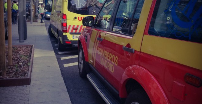 Ambulancias del servicio de emergencias en la Gran Vía madrileña. / 112
