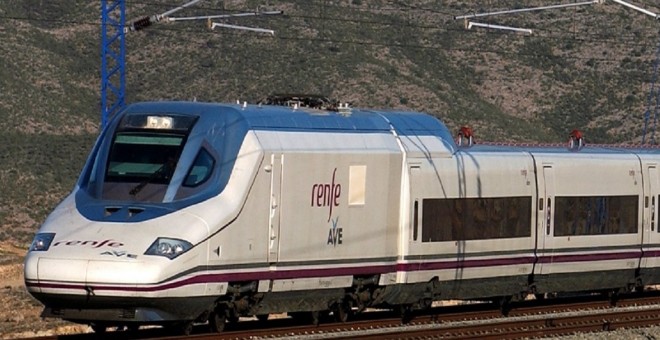 Tren AVE de Renfe. E.P.