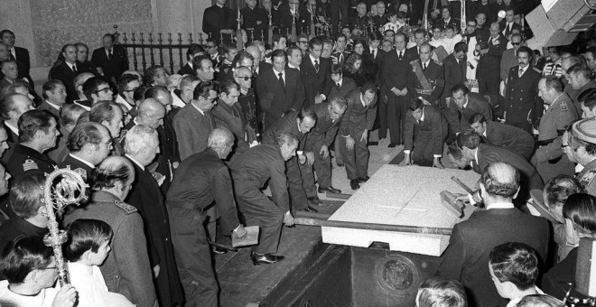 23/11/1975- El entierro de Franco en el Valle de los Caídos. / EFE